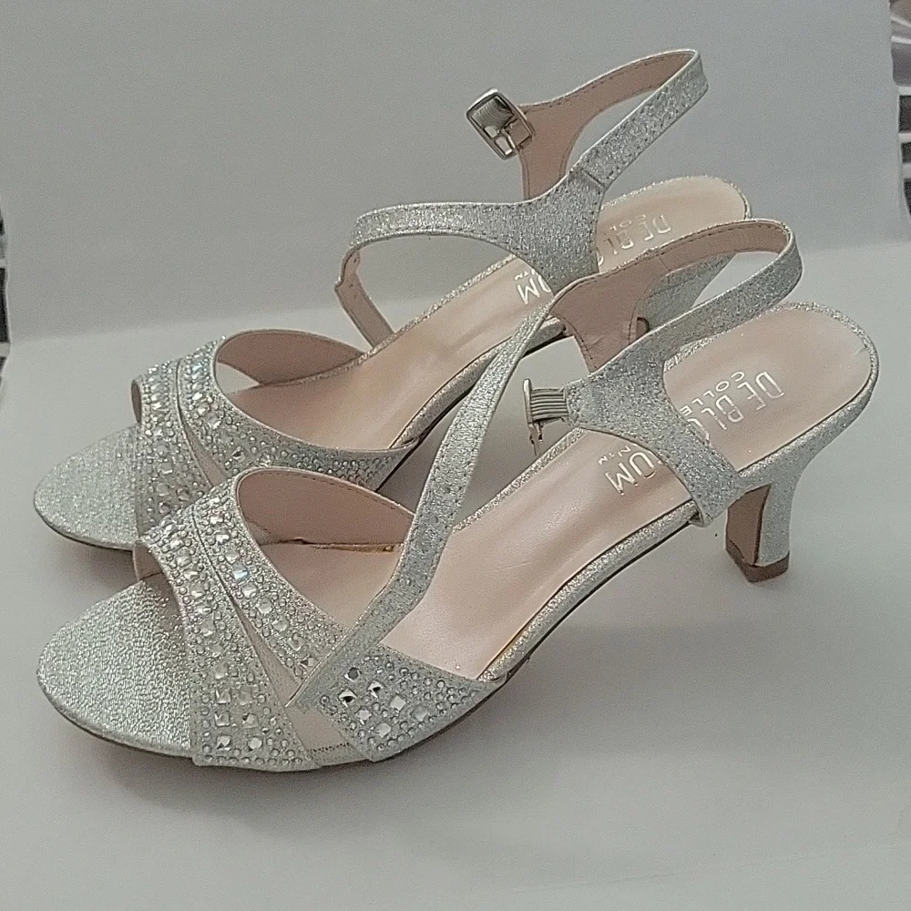 Shoes - Picture 2 of 3